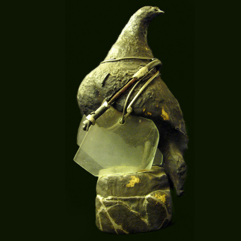 Gefesselte Friedens-Taube 1990